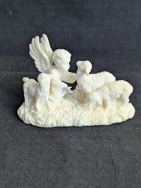 Millenium Roman Inc Figurine "Have you heard the news?" Angel Child/Baby Sheep
